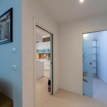 Housmart Berengario 22 *