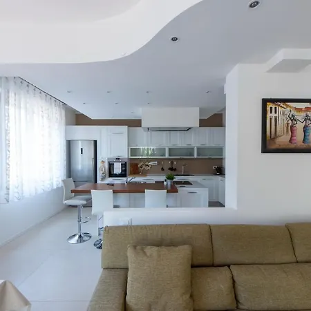 Apartament Housmart Berengario 22 *