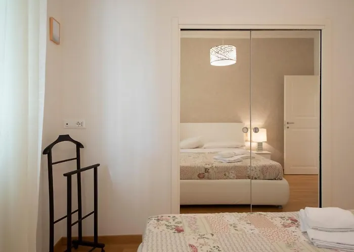 Housmart Berengario 22 アパート ボローニャ